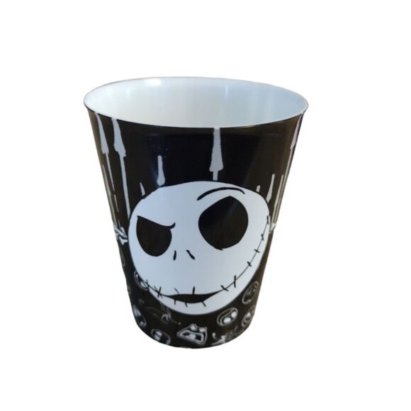 The Nightmare Before Christmas Set of 4 Reusable 1.5oz Shot Cups NWT - Picture 4 of 14